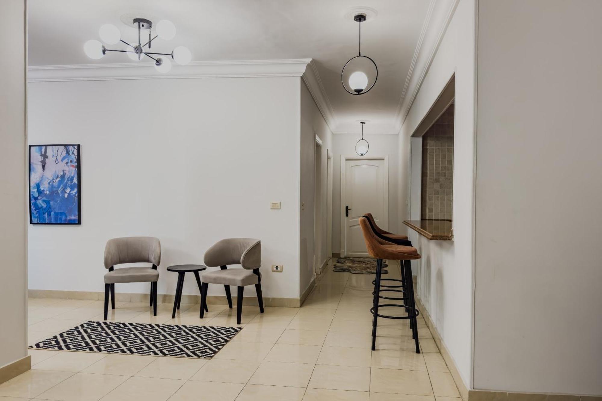 Distinct & Decent 2 Bdr Apt Steps From Nightlife And Airport Cairo Exterior foto